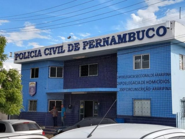 Mulher e dois filhos so mortos a tiros dentro de casa no centro de Araripina