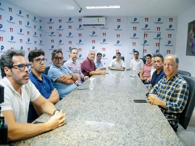 Eduardo da Fonte faz importante reunio com jornalistas e cronistas esportivos de Pernambuco para debater mudanas no futebol do estado