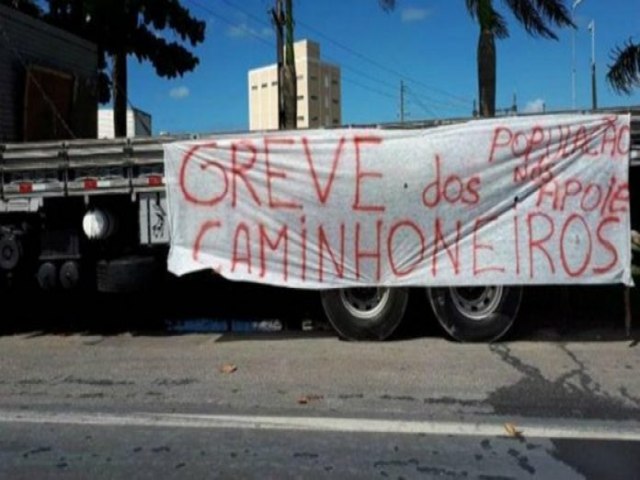Caminhoneiros autnomos de Pernambuco confirmam paralisao na prxima segunda-feira
