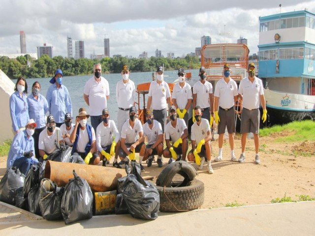 Mutiro recolhe duas toneladas de lixo nas margens do So Francisco