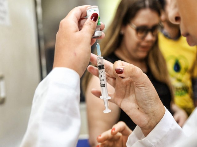 Campanha de vacinao contra a gripe comea na segunda; saiba quem pode ser vacinado