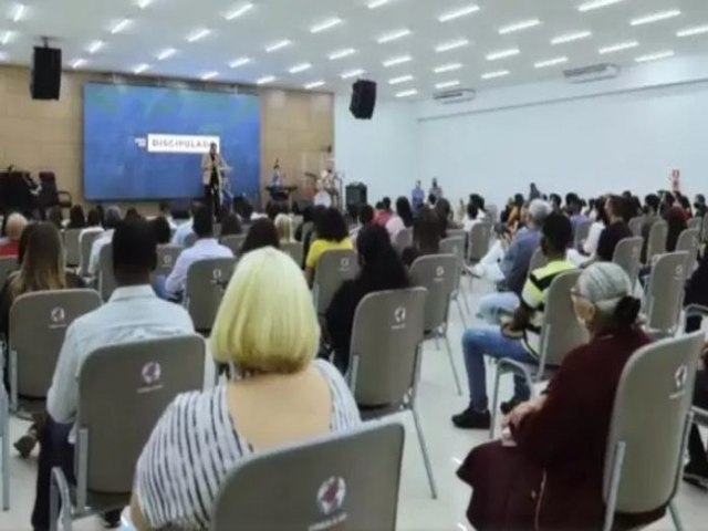 Governo de Pernambuco anuncia limites de capacidade para igrejas e outras atividades econmicas