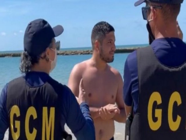 Deputado do Cear  conduzido  delegacia por desrespeitar decreto em praia de Pernambuco
