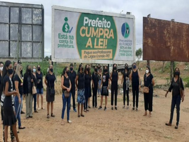 Professores de Lagoa Grande voltam a se manifestar para fazer crticas a vereadores