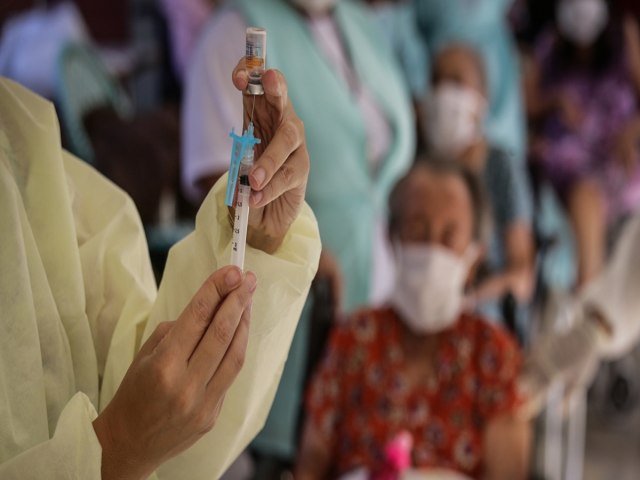 Covid-19: Estados preveem toda populao vacinada com 1 dose em agosto