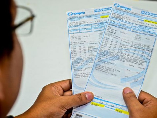 Aumento de 11,9% na conta de gua  suspenso para clientes de tarifa social e beneficia 620 mil pessoas 