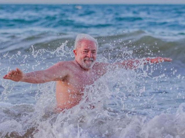 Camilo Santana fechou praia pra banho de Lula no Cear