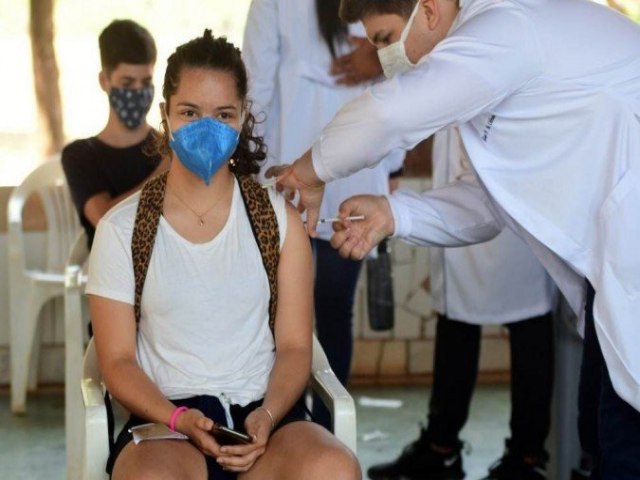 Estados e municpios devem decidir sobre vacina de adolescentes