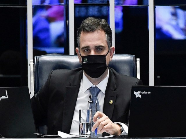 Senado faz vergonha e aprova projeto que dificulta punio de polticos corruptos