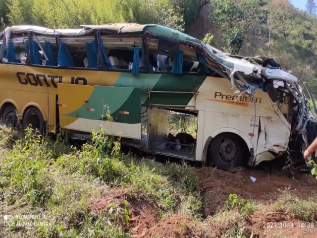 Tragdia: Acidente com nibus que saiu de SP com destino  Bahia deixa 8 mortos