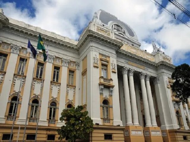 Justia d prazo para Governador Paulo Cmara responder sobre reajuste do IPVA