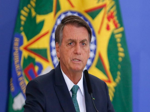 PF diz que Bolsonaro cometeu crime em divulgação de documentos sigilosos; ajudante de ordens é indiciado