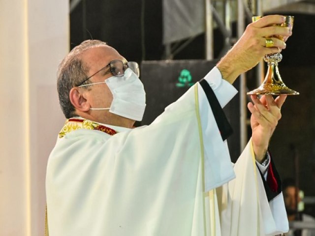Dom Magnus se despede da Diocese Salgueiro em Missa para centenas de fiéis