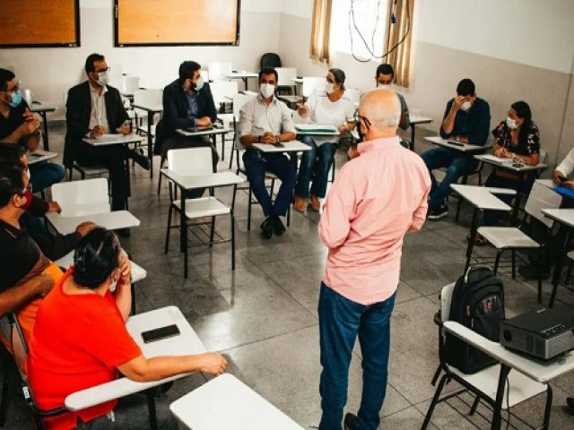 Prefeito de Salgueiro anuncia pagamento de novo piso aos professores com reajuste de 33,23%