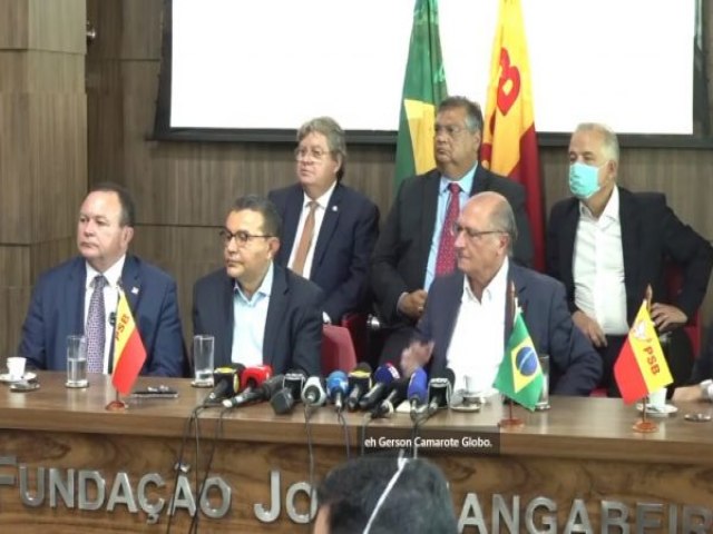 Cotado para ser o vice na chapa de Lula, Geraldo Alckmin oficializa filiação ao PSB