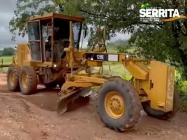 Serrita inicia obras de revitalização das estradas da zona rural