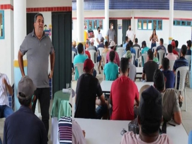 Moreilndia-PE: Prefeito rene equipe para tratar de melhorias na educao e transporte escolar