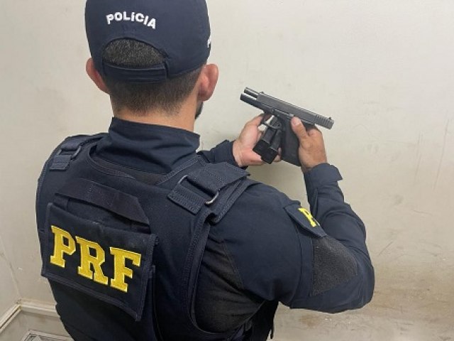 Homem portando pistola com 33 munições é detido pela PRF em Salgueiro