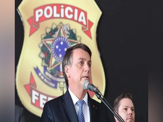 Delegados afirmam que Bolsonaro usa a imagem da PF como 'marketing político'