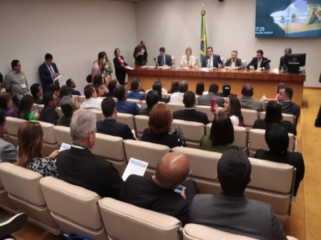 Em Brasília, Amupe reúne bancada federal em prol dos municípios pernambucanos