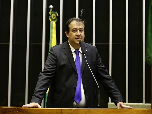 Desembarque da Frente Popular: Sebastio Oliveira ser oficializado candidato a vice de Marlia Arraes