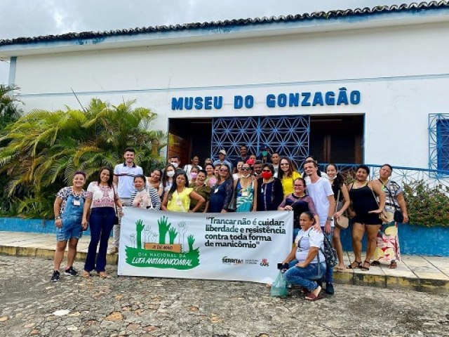 Prefeitura de Serrita proporciona visita de pacientes do CAPS ao Museu de Gonzagão