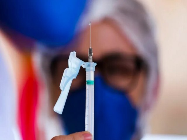 Ministério da Saúde planeja 4ª dose contra Covid-19 para todos com mais de 18 anos