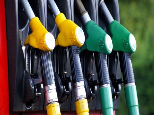Treze estados anunciaram redução do ICMS sobre combustíveis, conforme determinação do STF