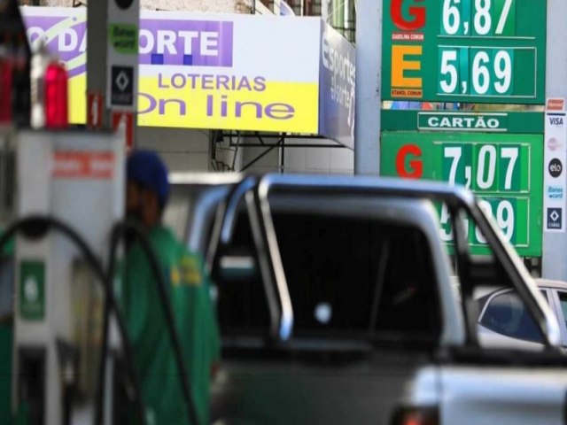 Com ICMS menor, haverá redução de até R$ 0,93 no valor do litro do combustível, mas trará perdas para municípios de Pernambuco