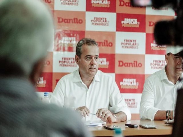 Desesperado, Danilo Cabral parte para o ataque
