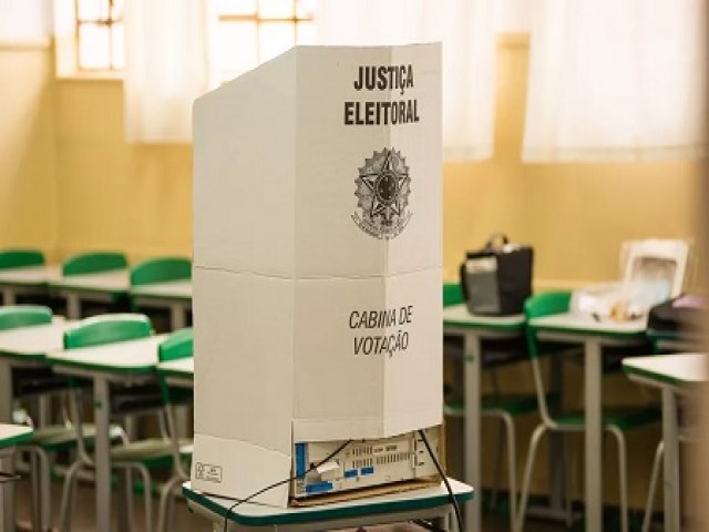 TSE decide que eleitor deve deixar celular com mesrio antes de votar