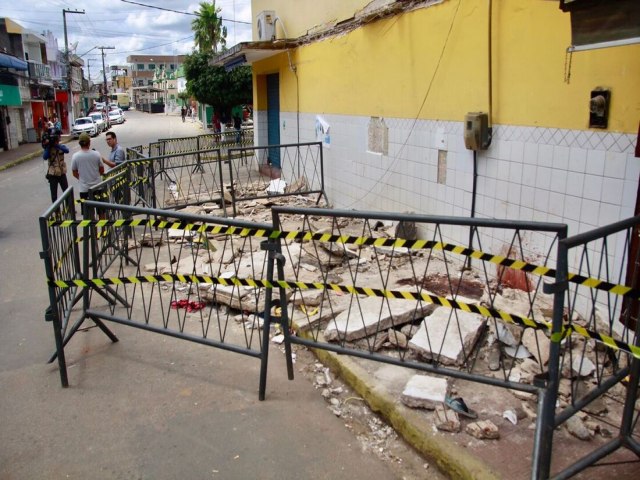 Parte de marquise que desabou na Zona da Mata Norte de Pernambuco havia cedido h poucos meses, diz morador