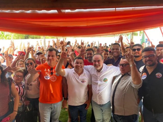 Waldemar Oliveira e Z de Benga movimentam centenas de apoiadores no Cedro