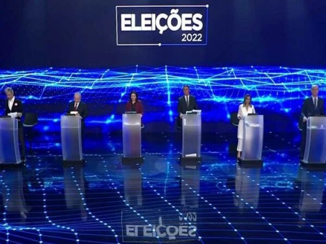 Globo decide cortar plateia do debate presidencial, que ter at padre