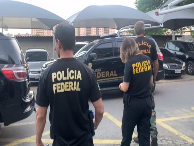 PF investiga desvio de R$ 10 milhes destinados  compra de materiais escolares em Pernambuco