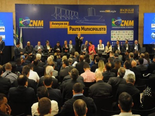 Mobilizao rene prefeitos por pautas municipalistas em Braslia