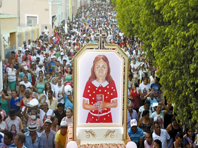 Cerca de 60 mil pessoas so esperadas para beatificao da Menina Benigna no Cariri Cearense