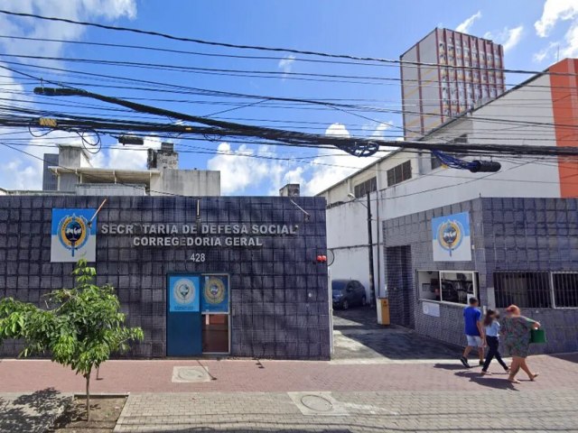 Agente de polcia  punida por mandar carta diretamente ao governador Paulo Cmara pedindo transferncia de cidade