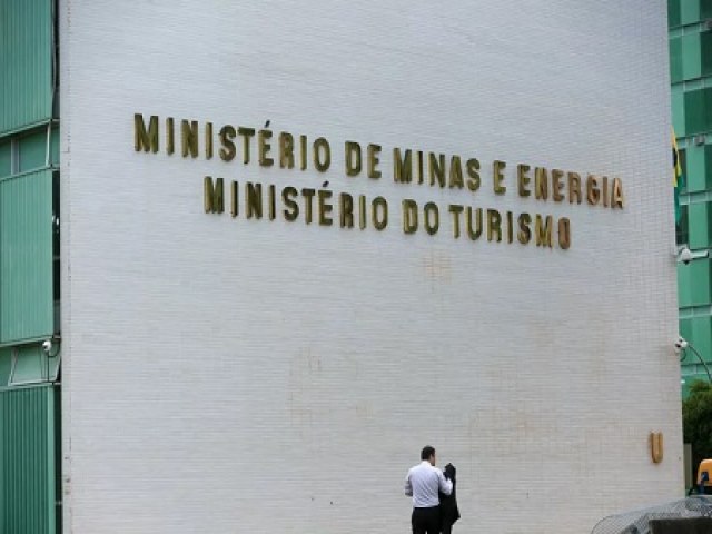 PSB de Pernambuco mira o Ministrio do Turismo no governo Lula
