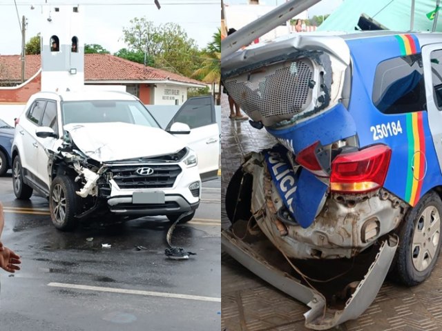 Carro bate em fundo de viatura da PM em Petrolina (PE)