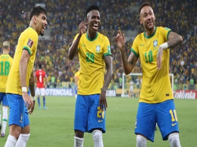 Governo de PE reduz expediente em dias de jogos do Brasil na Copa do Mundo