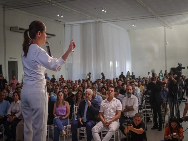 Governadora eleita, Raquel Lyra se rene com prefeitos e prefeitas de Pernambuco