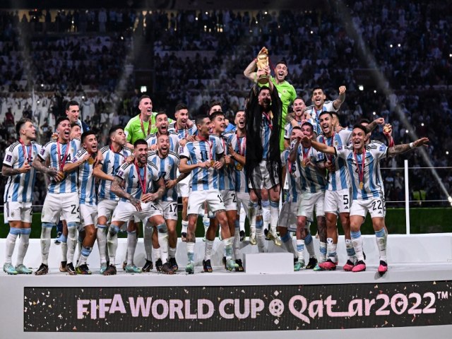 Argentina se prepara para receber Messi e seus outros heris campees do mundo