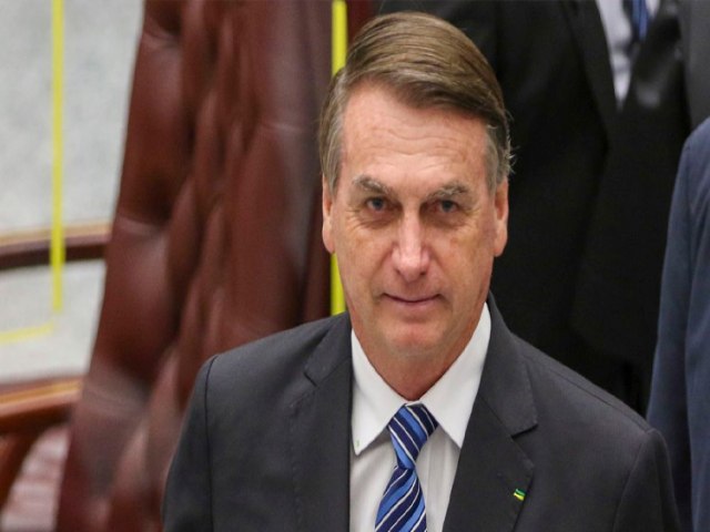 Bolsonaro renova concesses da Rede Globo, Band e Record