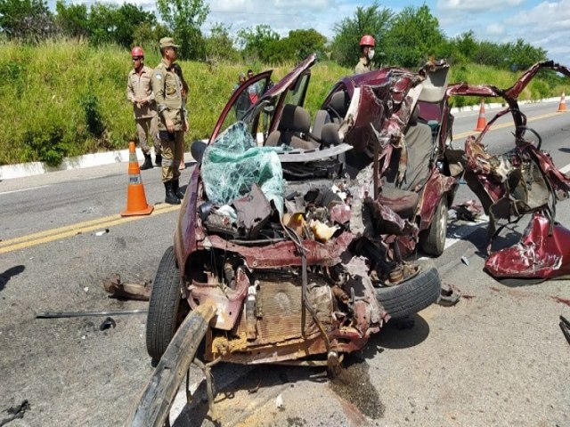 Balano da PRF destaca morte de cinco pessoas como acidente mais grave registrado no fim de ano
