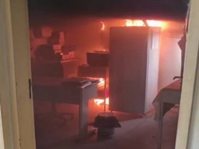 Unidade Bsica de Sade sofre princpio de incndio em Salgueiro