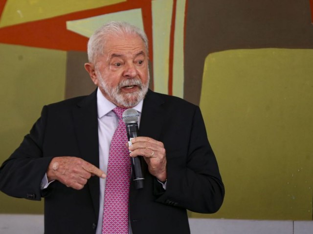 Lula sanciona lei que torna agentes comunitrios profissionais da sade