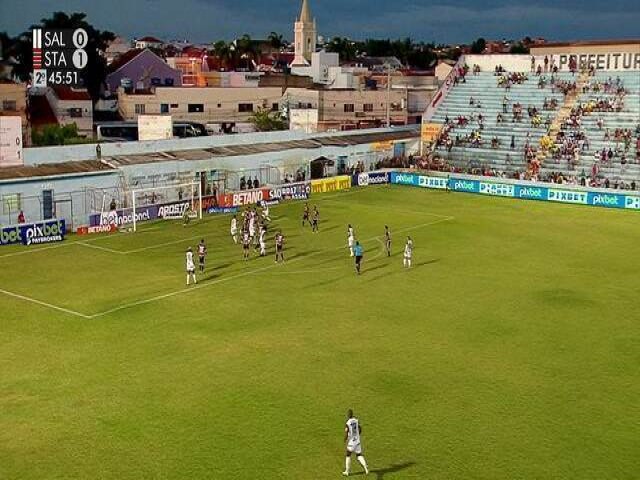 Santa Cruz vence Salgueiro com gol de Gedoz e assume terceiro lugar no Estadual