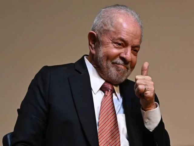 Lula diz que Bolsa Famlia exigir atestado de vacinao de crianas
