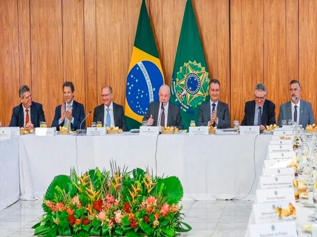 Lula acusa Bolsonaro de ter arquitetado ataques golpistas em Braslia